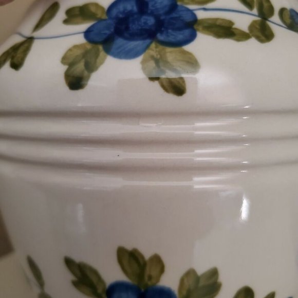 TABLETOPS Gallery Nicolette White Blue Floral Ceramic 9” PITCHER Berries on Vine - Picture 10 of 10